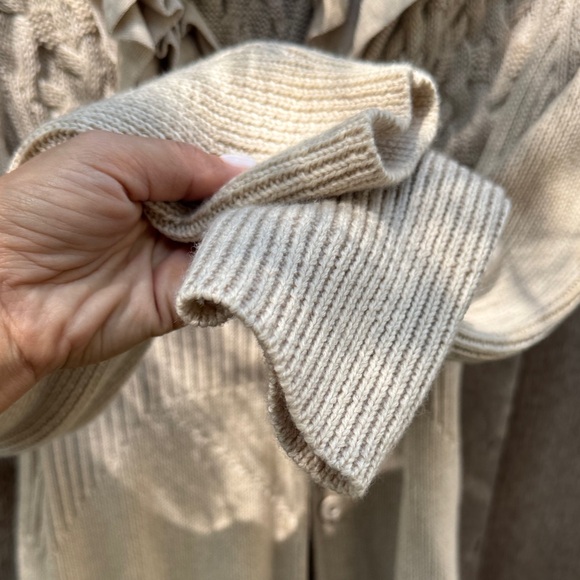 Elie Tahari Light Beige Knit Cardigan